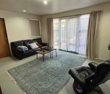 THREE BEDROOMS - HOKOWHITU - Photo 2