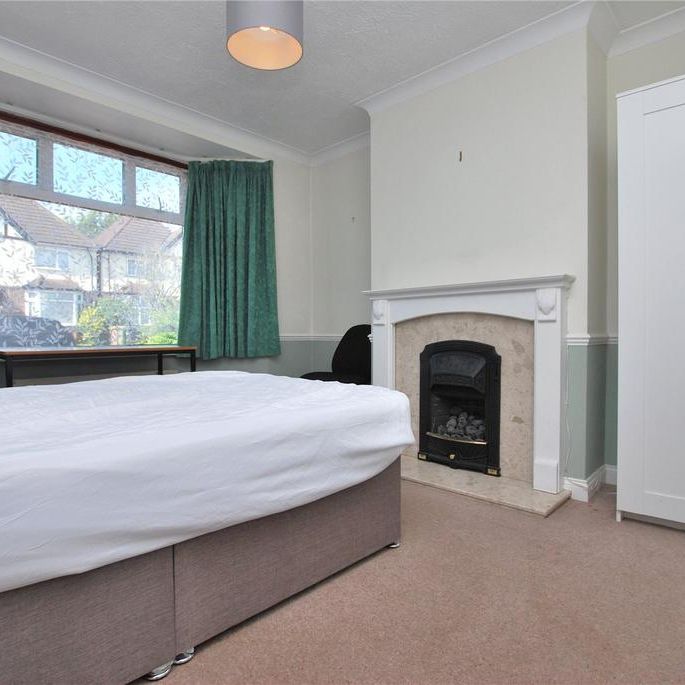 4 bedroom semi-detached house to rent - Photo 1