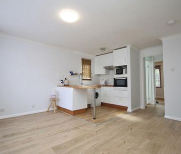 1 bedroom ground floor flat to rent - Photo 3