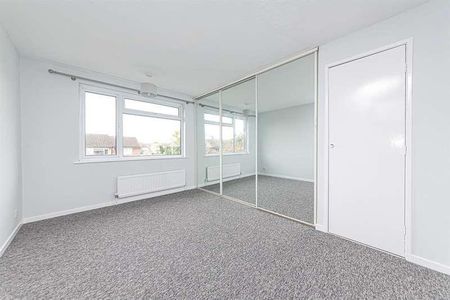 Brook Close, Wokingham, RG41 - Photo 2