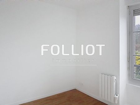 A LOUER - Villedieu les Po�les - Proximit� gare - 26.62 m� + garage - Photo 4