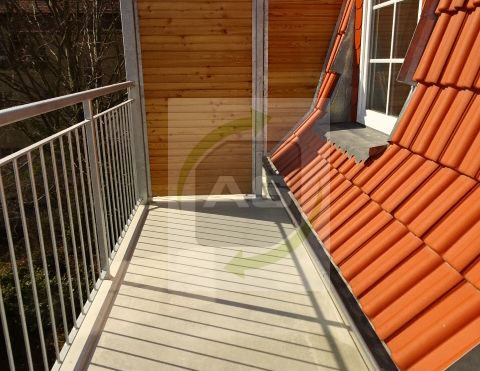 Hübsche DG-Wohnung mit Sonnenbalkon - Photo 1