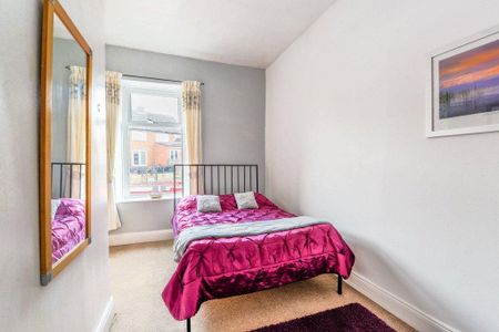 2 bedroom terraced house to rent - Photo 4