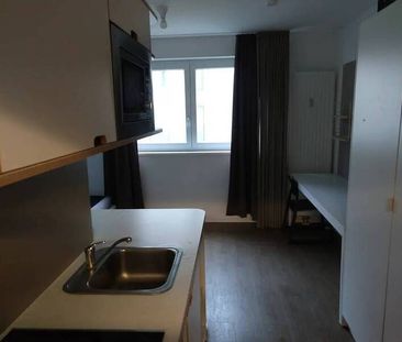Modern 1-room apartment with fitted kitchen in Gesundbrunnen - Photo 1