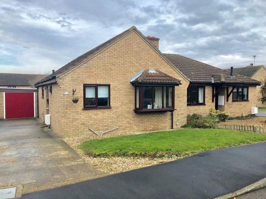 2 bedroom semi-detached bungalow to rent - Photo 1