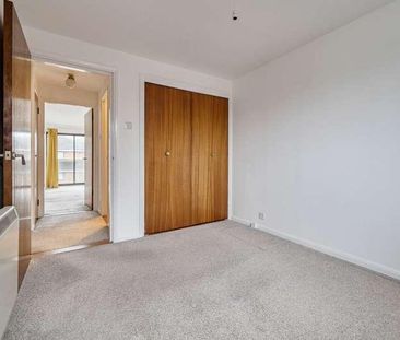 Cardinal Close, Caversham, RG4 - Photo 1