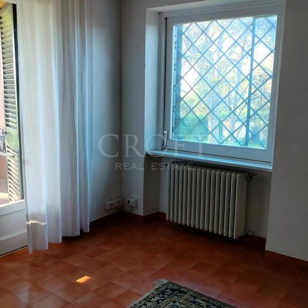 Ardeatina-Divino Amore: Quiet, charming rustic villa, big and well-curated garden, 3 beds, 1 study, 3 baths, living room, kitchen, with terraces , AC and parking space. Ref 2322 - Photo 1
