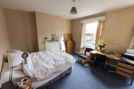 5 bedroom House in Hessle Place, Leeds - Photo 5