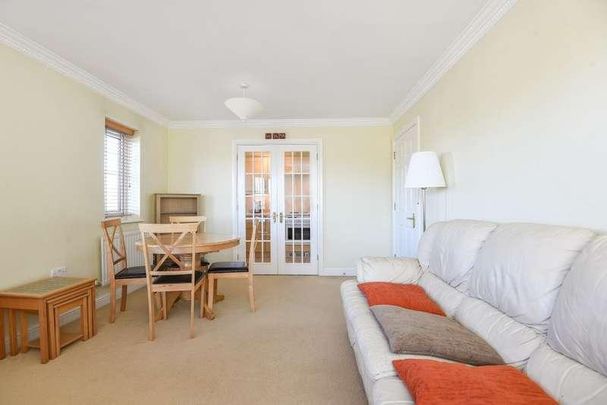 Priory Court, Oxford, OX2 - Photo 1