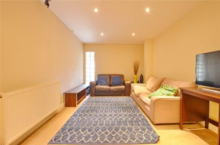 5 bedroom terraced house to rent - Photo 2