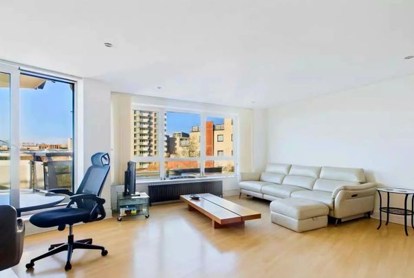 2 Bed Flat, Wards Wharf Approach, E16 - Photo 1