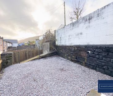 3 bedroom terraced house to rent - Photo 4