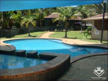 Royale Gardens - Photo 5