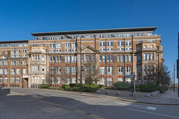 2 bedroom flat to rent - Photo 1