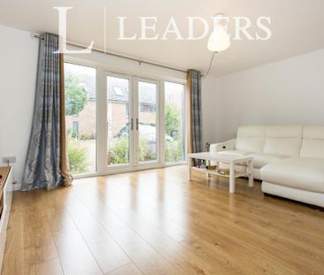 3 bedroom townhouse to rent - Photo 2