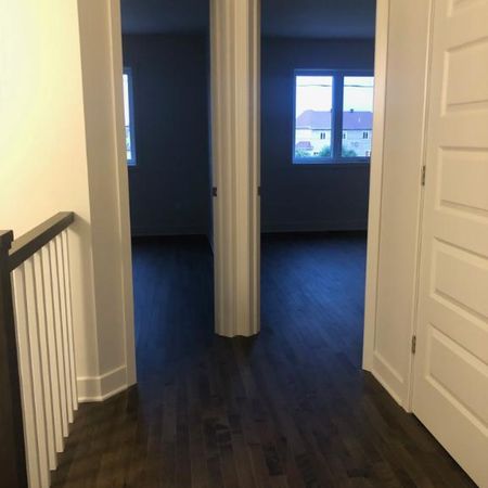 Maison de ville moderne à louer (construite en 2020)/Mondern Townhouse for rent (2020 Bulit) - Photo 4