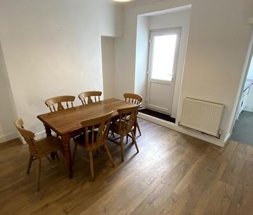 2 bedroom terraced house to rent - Photo 2