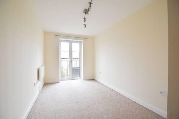 2 bedroom ground floor flat to rent - Photo 1