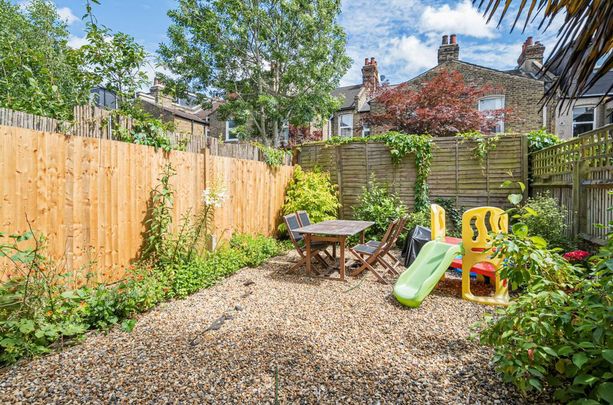 3 bedroom terraced house to rent - Photo 1