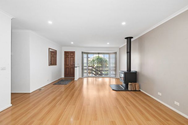 1/11 Lambert Court, Endeavour Hills. - Photo 1