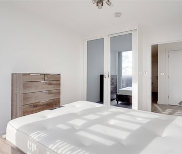 Great Eastern Road London E15 - Photo 4