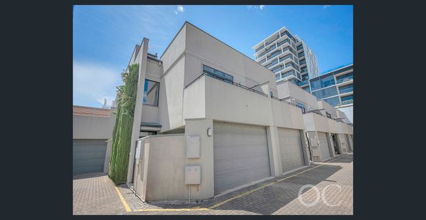 Open The Door to Contemporary City Living - Photo 1