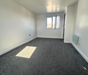 £1,075 PCM, Refurbished Two Bedroom, Two Bathroom Maisonette with G... - Photo 5