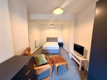 Burgoyne Road, Southsea - Photo 2