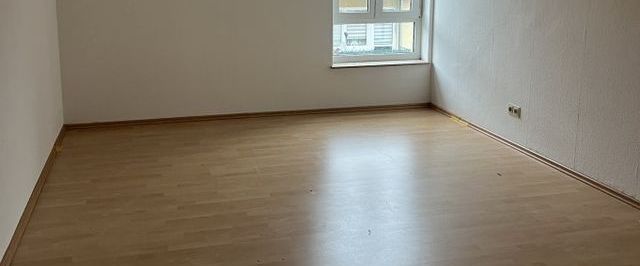 Himmlisch Wohnen unterm Dach mit großer Küche und Tageslichtbad! - Foto 1