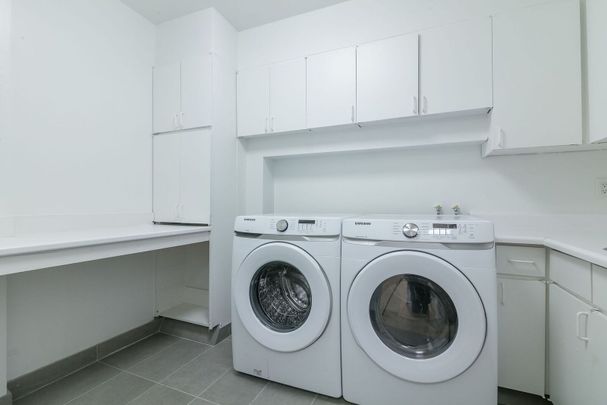 4555 Bonavista Avenue - Photo 1