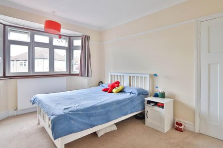 3 bedroom end of terrace house to rent - Photo 2