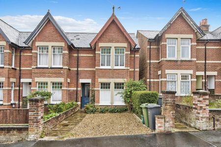 3 bedroom semi-detached house to rent - Photo 3