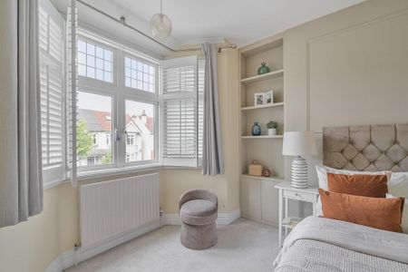 5 bedroom end of terrace house to rent - Photo 3