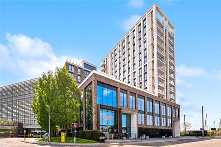 This stylish one-bedroom flat offers breathtaking views and a fantastic living experience. - Photo 3