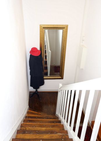 Studio under the roof in a renovated building in the old town - Foto 2