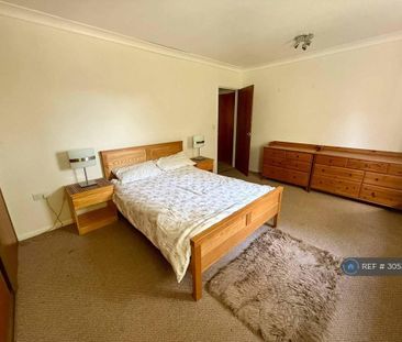 3 bedroom end of terrace house to rent - Photo 4