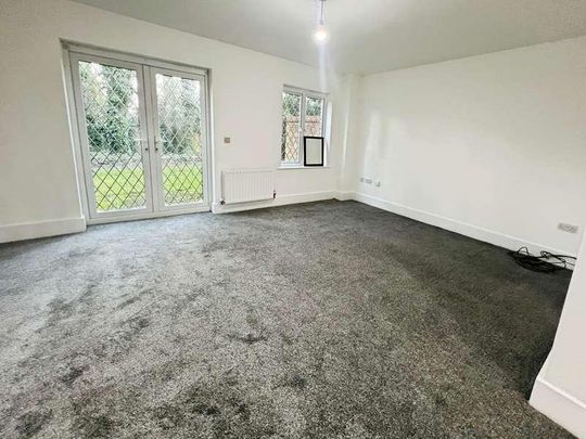 Reeceton Gardens, Heaton, Bolton, BL1 - Photo 1