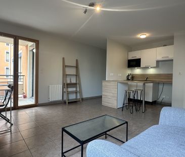 Location Appartement 2 pièces 41m² VILLEFRANCHE SUR SAONE 69400 - Photo 2