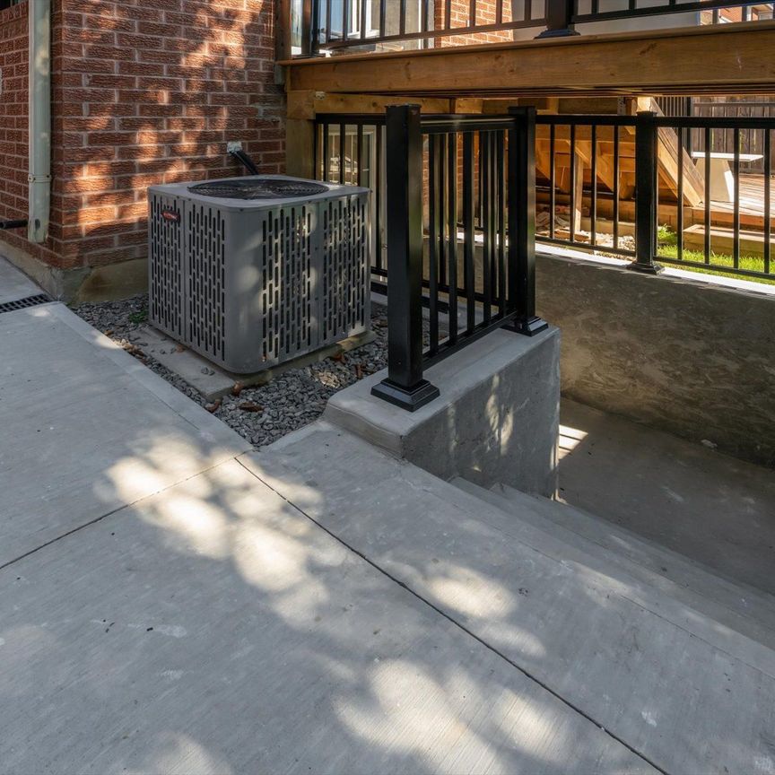 For Lease - 3872 Densbury Drive Unit# Bsmt Apt, Mississauga, Ontario - Photo 1