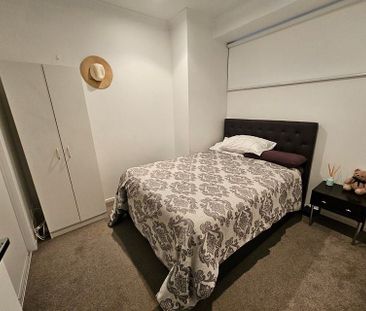2 Bedroom Unit - Auckland CBD - Photo 3