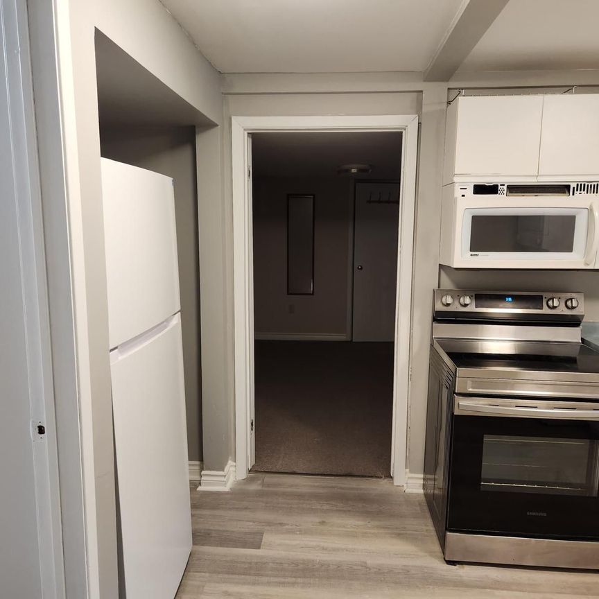 For Lease - 100 Larchwood Circle Unit# LOWER, Welland, Ontario - Photo 1