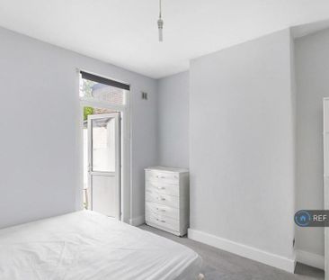 5 bedroom terraced house to rent - Photo 3