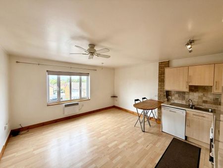 2 bedroom flat to rent - Photo 3