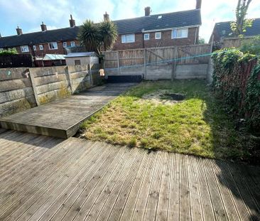 3 bedroom terraced house to rent - Photo 5