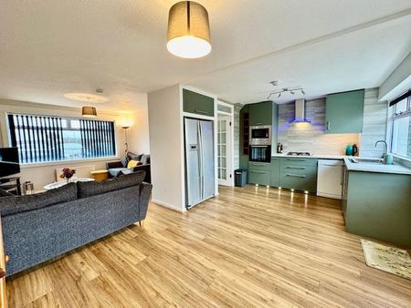 2 bedroom semi-detached house to rent - Photo 3