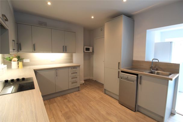 4 bedroom terraced house to rent - Photo 1