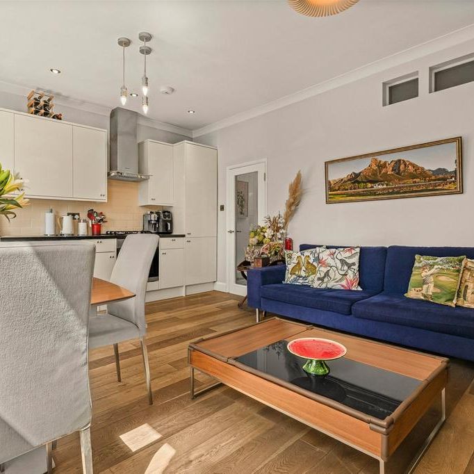 3 bedroom flat to rent - Photo 1