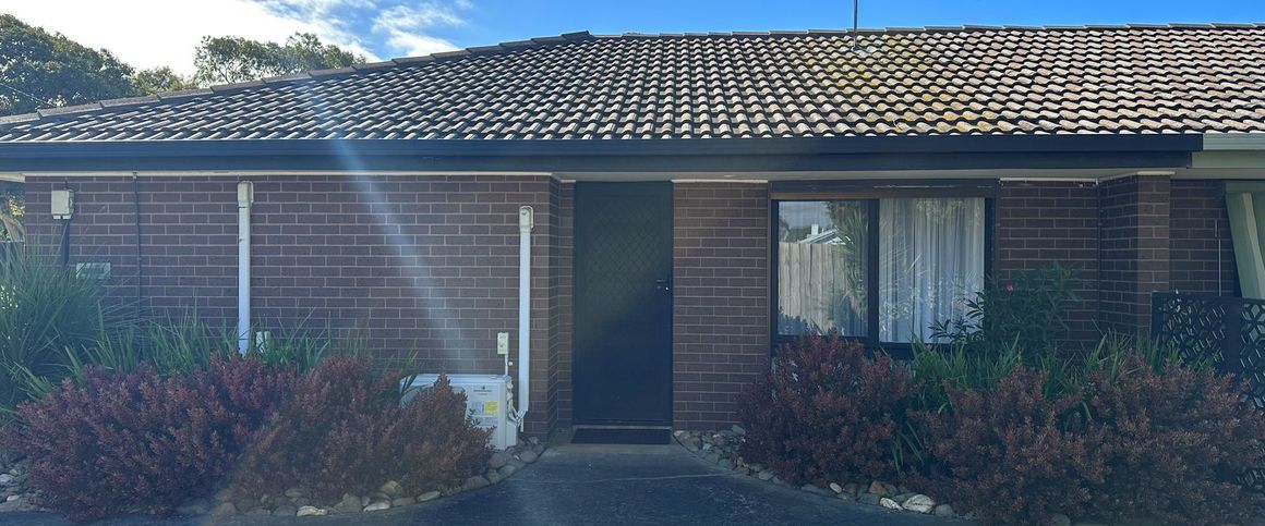 PRIME LOCATION! - Photo 1