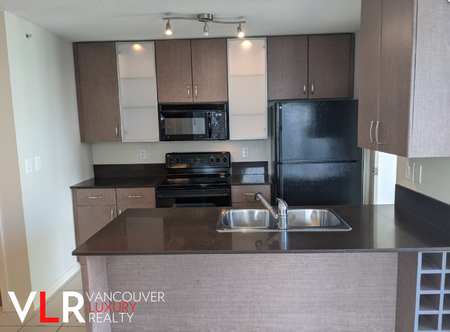 Condo in Downtown Vancouver, BC - Photo 2