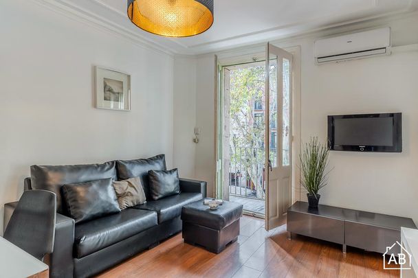 Beautiful apartment in Barcelona with views of Las Ramblas - Photo 1